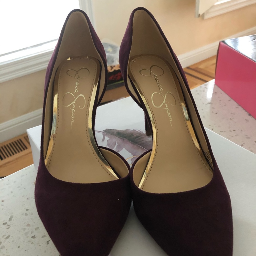 Jessica Simpson pumps